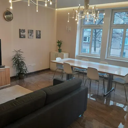 Deluxe Central Apartment Ljubljana Exterior photo